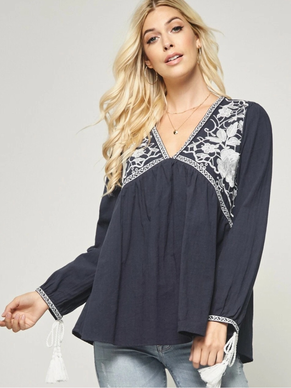 ANDREE BY UNIT Navy Blue V-Neck Embroidered Long Sleeve Top Blouse NWT